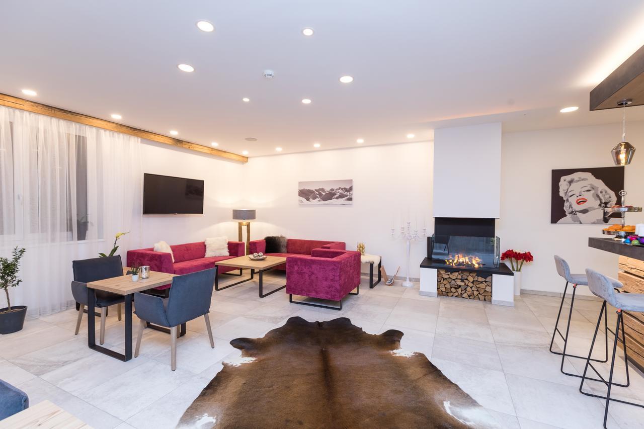 The Ischgl Lodge ภายนอก รูปภาพ